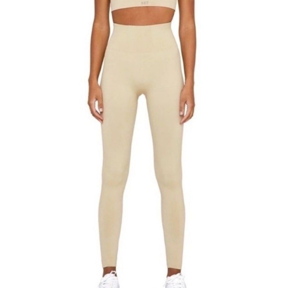 Set active medium yellow pistachio legging